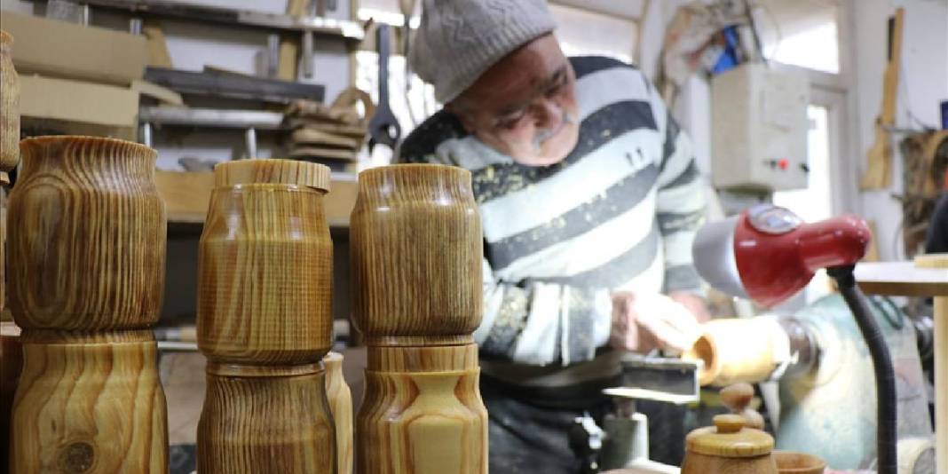 30 yıllık mesleğini yaşatmaya çalışıyor: Çeşit çeşit ahşapları gelecek nesle aktarmak istiyor 1